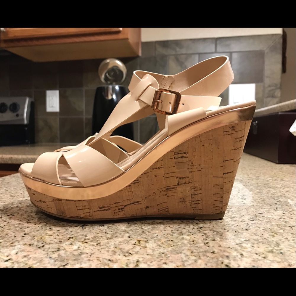 CARVELA KURT GEIGER High Heel Patent Nude Pink Wedge Sandals Size 8